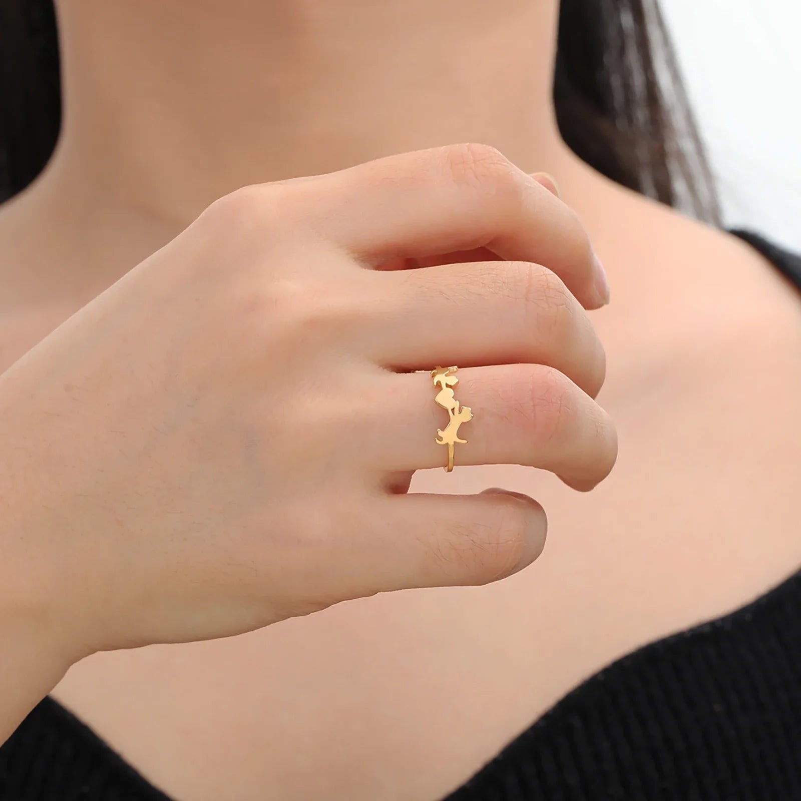 Romantic Cats Holding Heart Ring-Catonomy-Catonomy