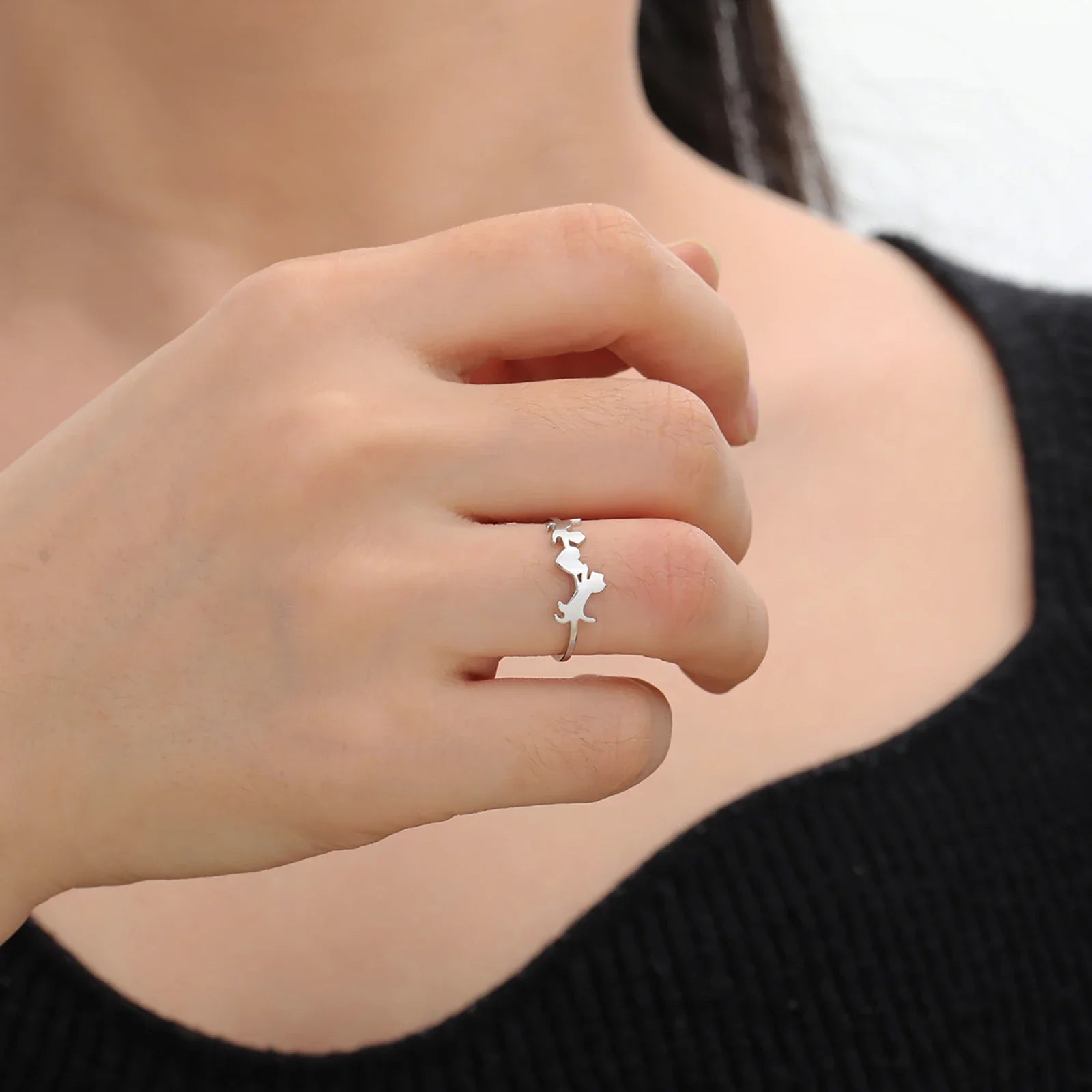 Romantic Cats Holding Heart Ring-Catonomy-Catonomy